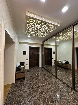 Kirayə verilir 3 otaqlı mənzil 150 m²