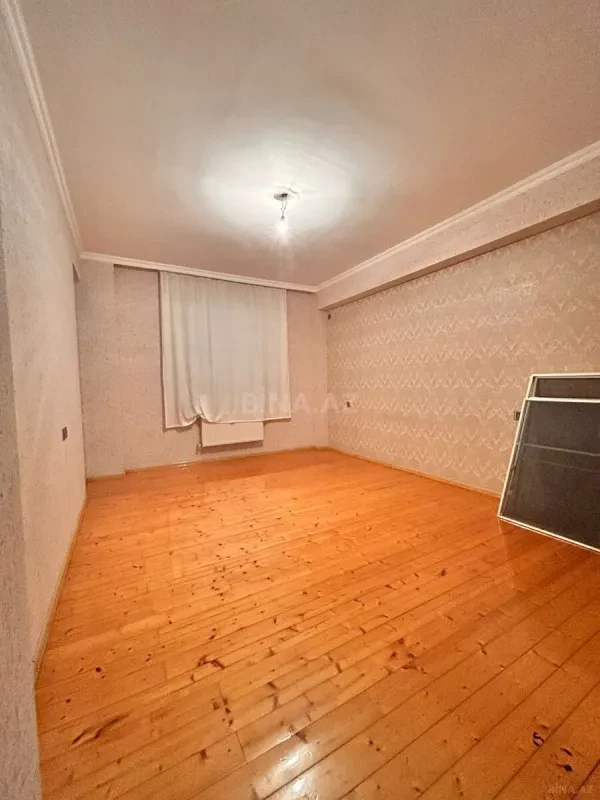 Satılır 5 otaqlı mənzil 160 m²