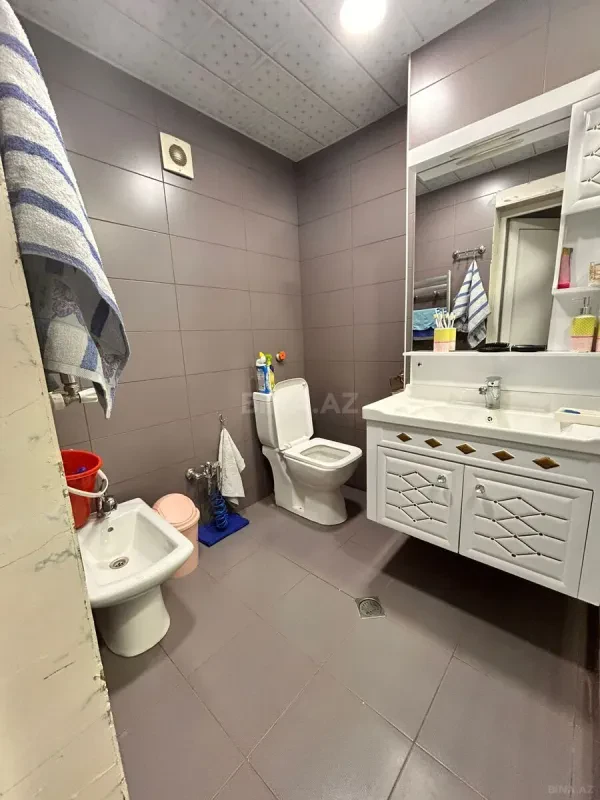Satılır 5 otaqlı mənzil 160 m²