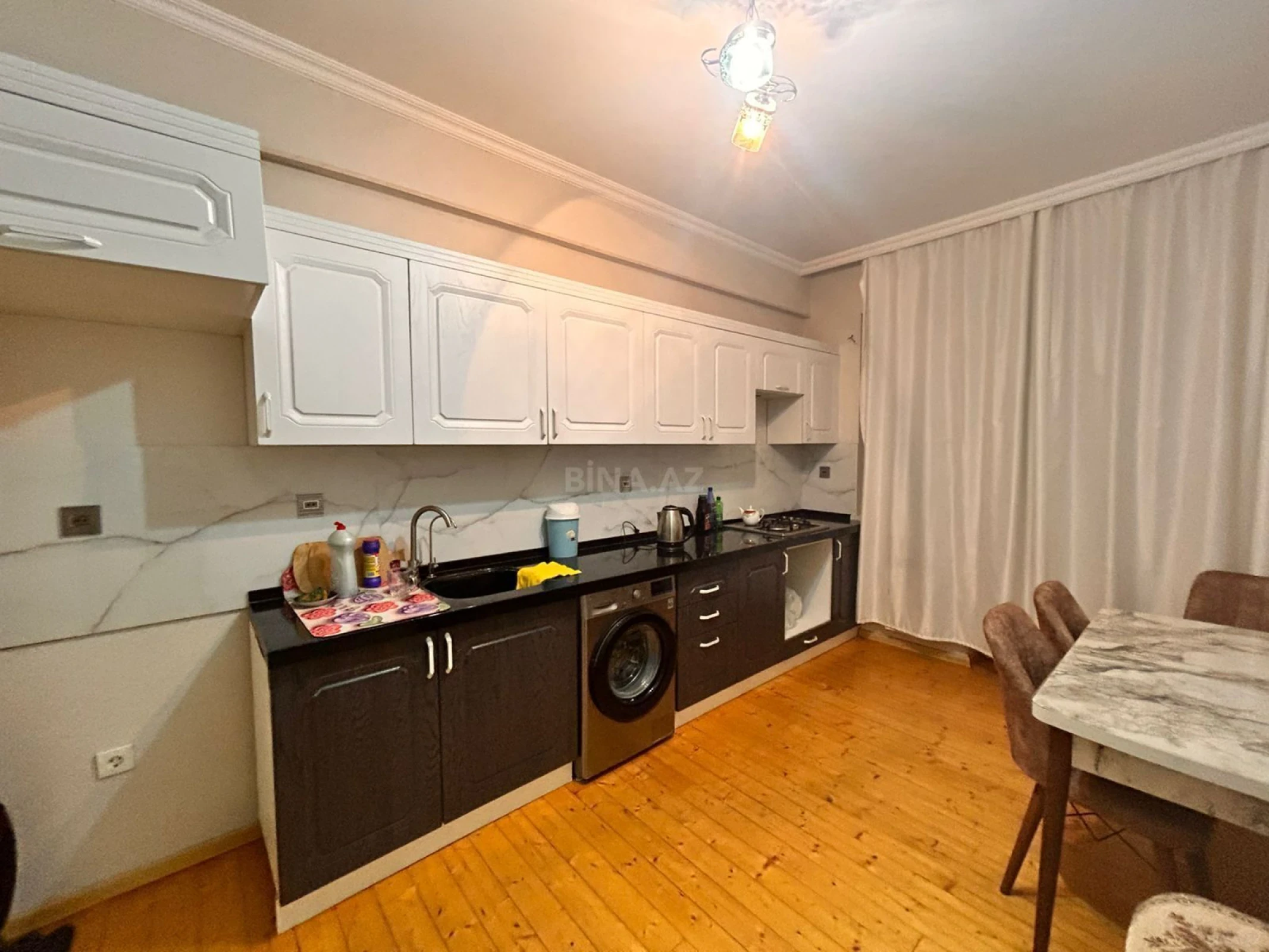 Satılır 5 otaqlı mənzil 160 m²