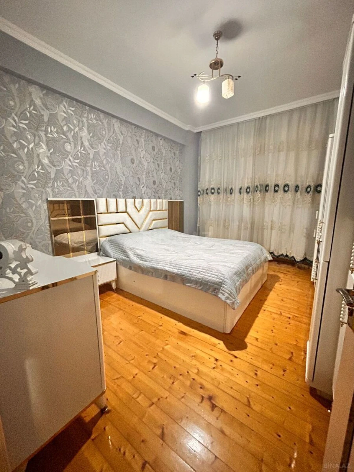 Satılır 5 otaqlı mənzil 160 m²