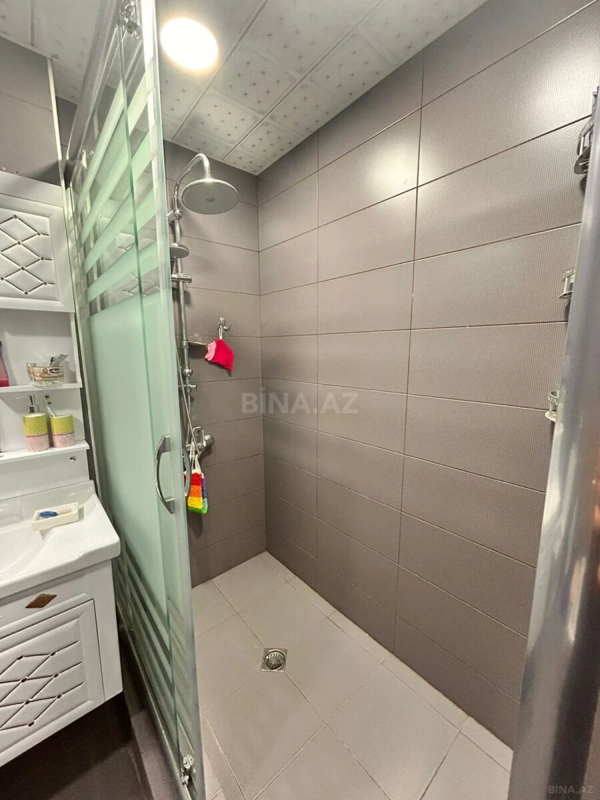 Satılır 5 otaqlı mənzil 160 m²