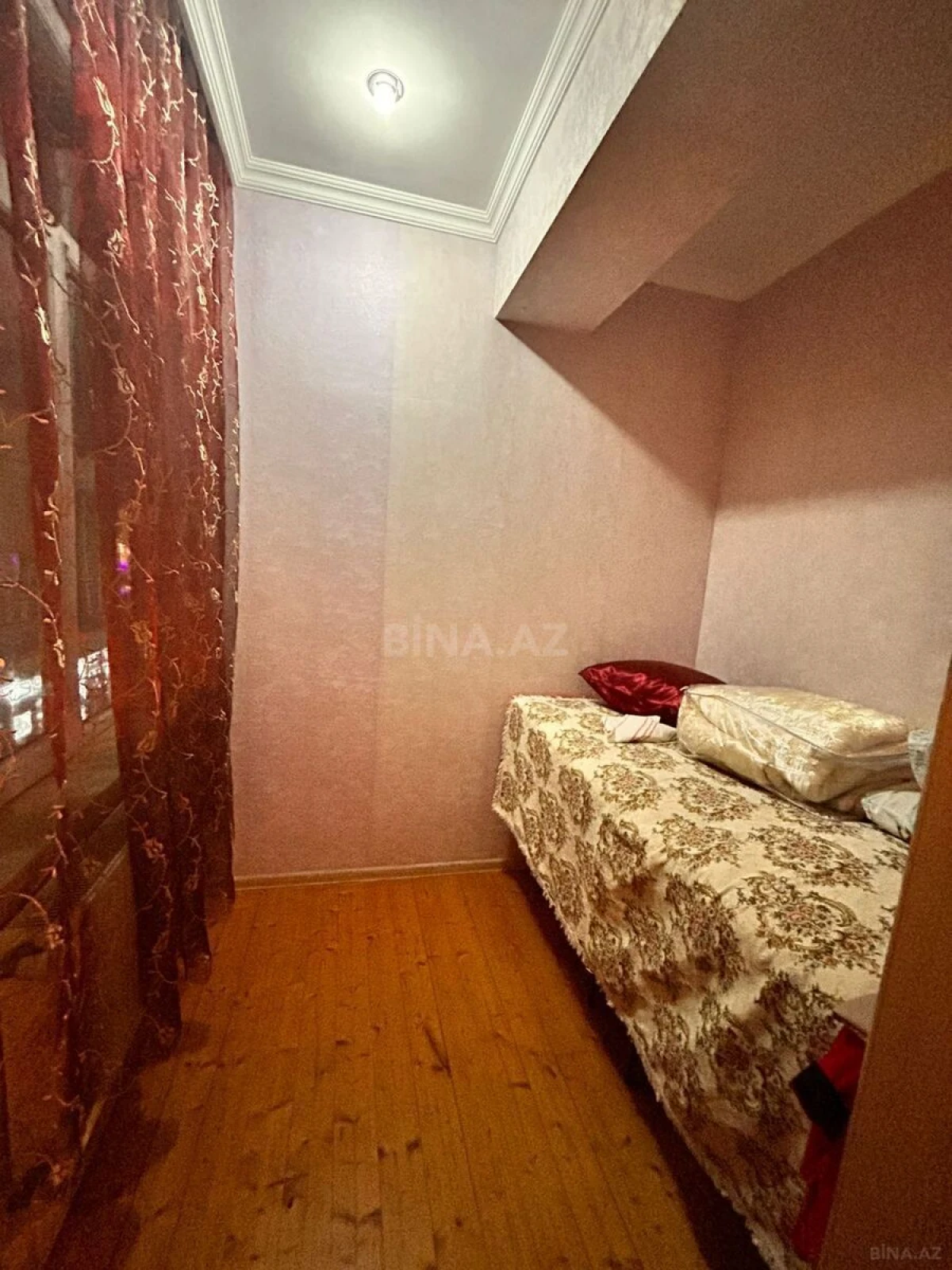 Satılır 5 otaqlı mənzil 160 m²