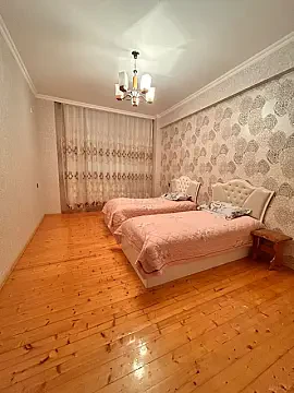 Satılır 5 otaqlı mənzil 160 m²