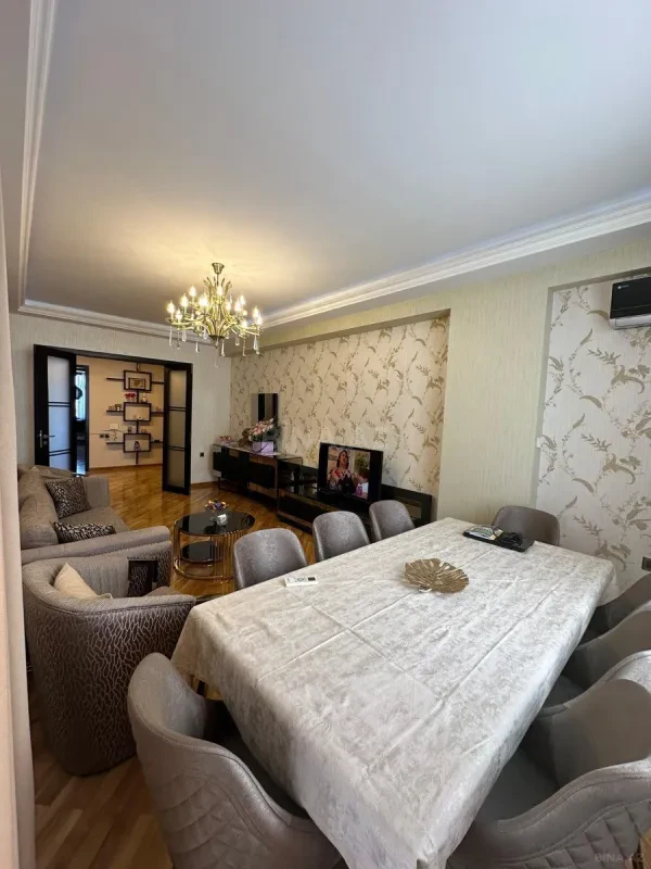 Satılır 3 otaqlı mənzil 115 m²