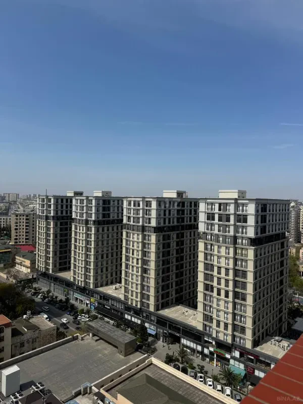 Satılır 3 otaqlı mənzil 135 m²