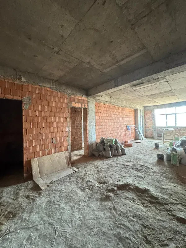Satılır 3 otaqlı mənzil 135 m²