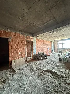 Satılır 3 otaqlı mənzil 135 m²