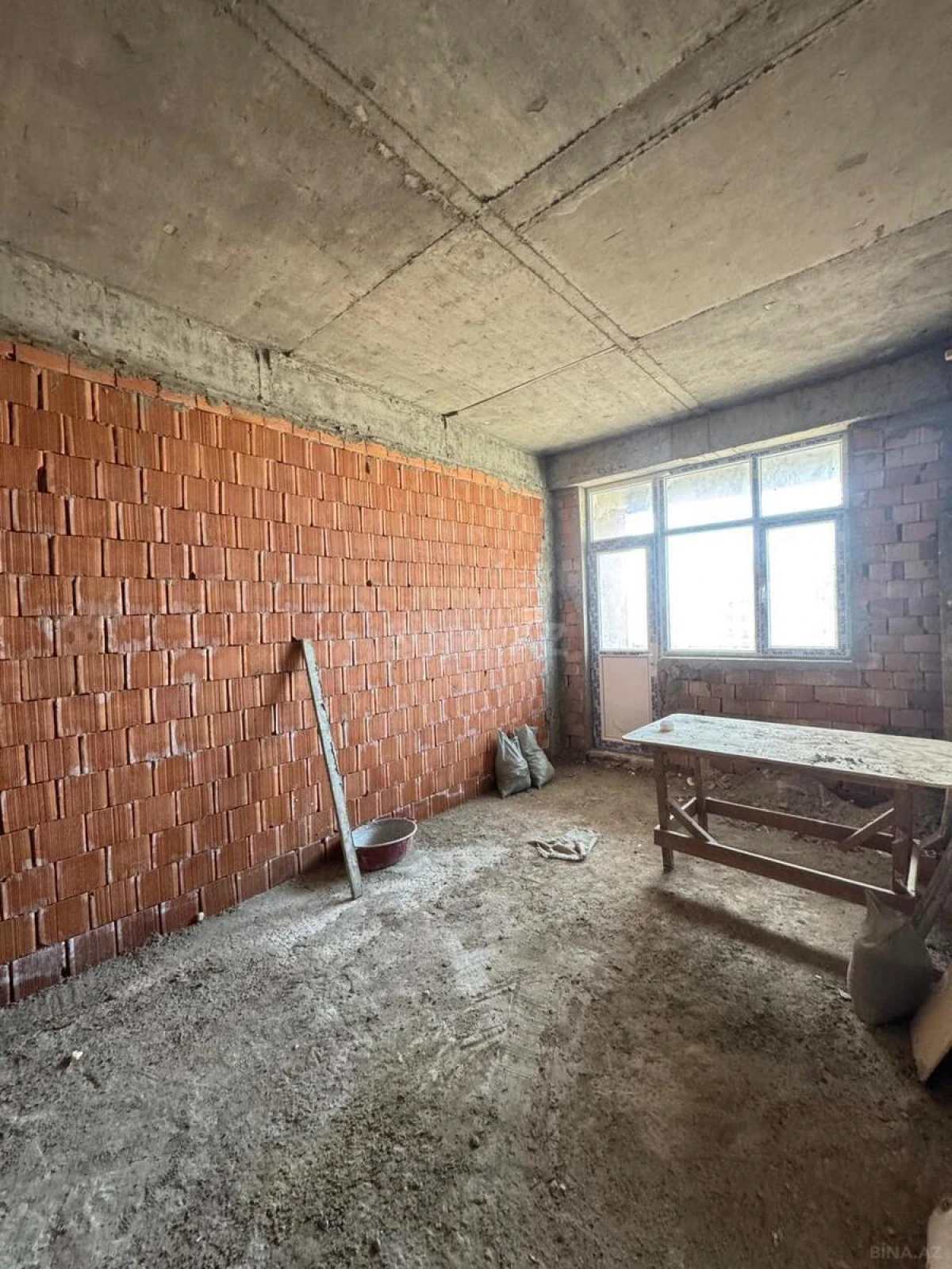 Satılır 3 otaqlı mənzil 135 m²