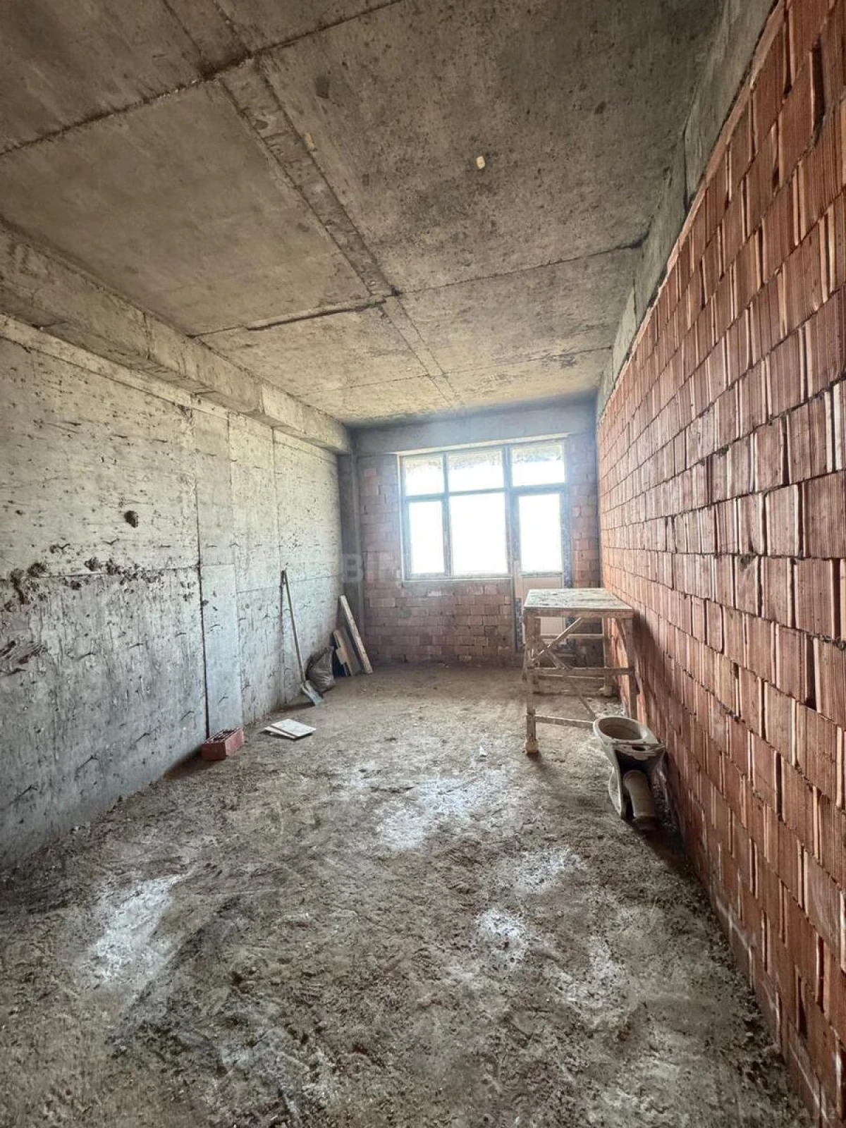 Satılır 3 otaqlı mənzil 135 m²