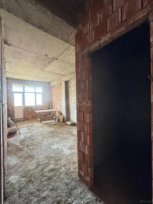 Satılır 3 otaqlı mənzil 135 m²