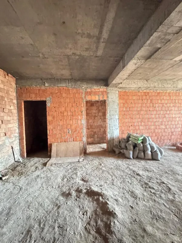 Satılır 3 otaqlı mənzil 135 m²