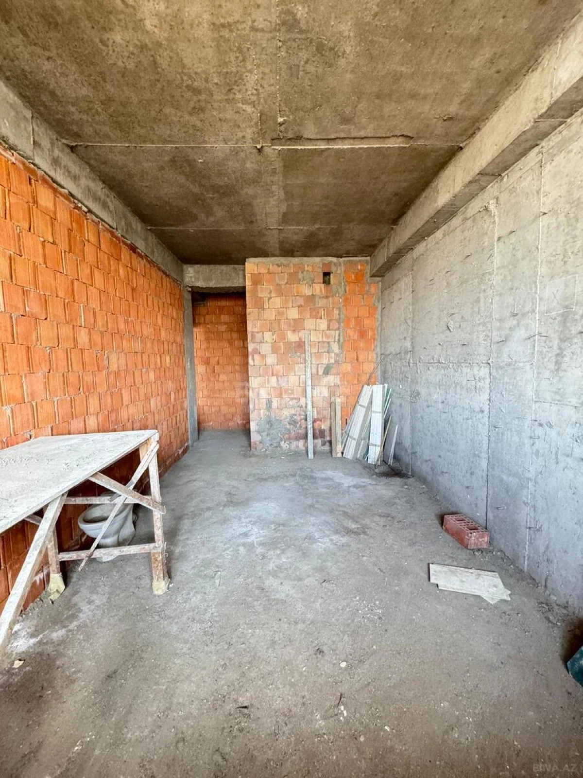 Satılır 3 otaqlı mənzil 135 m²