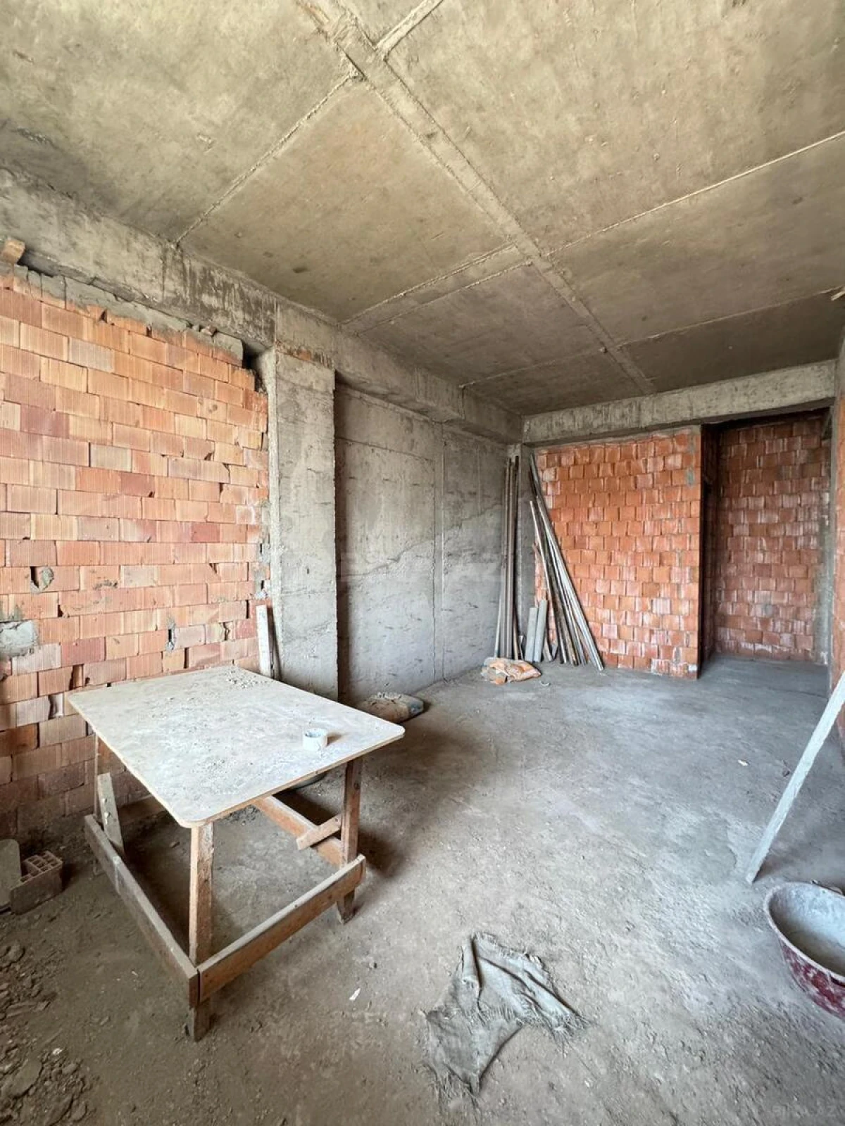 Satılır 3 otaqlı mənzil 135 m²