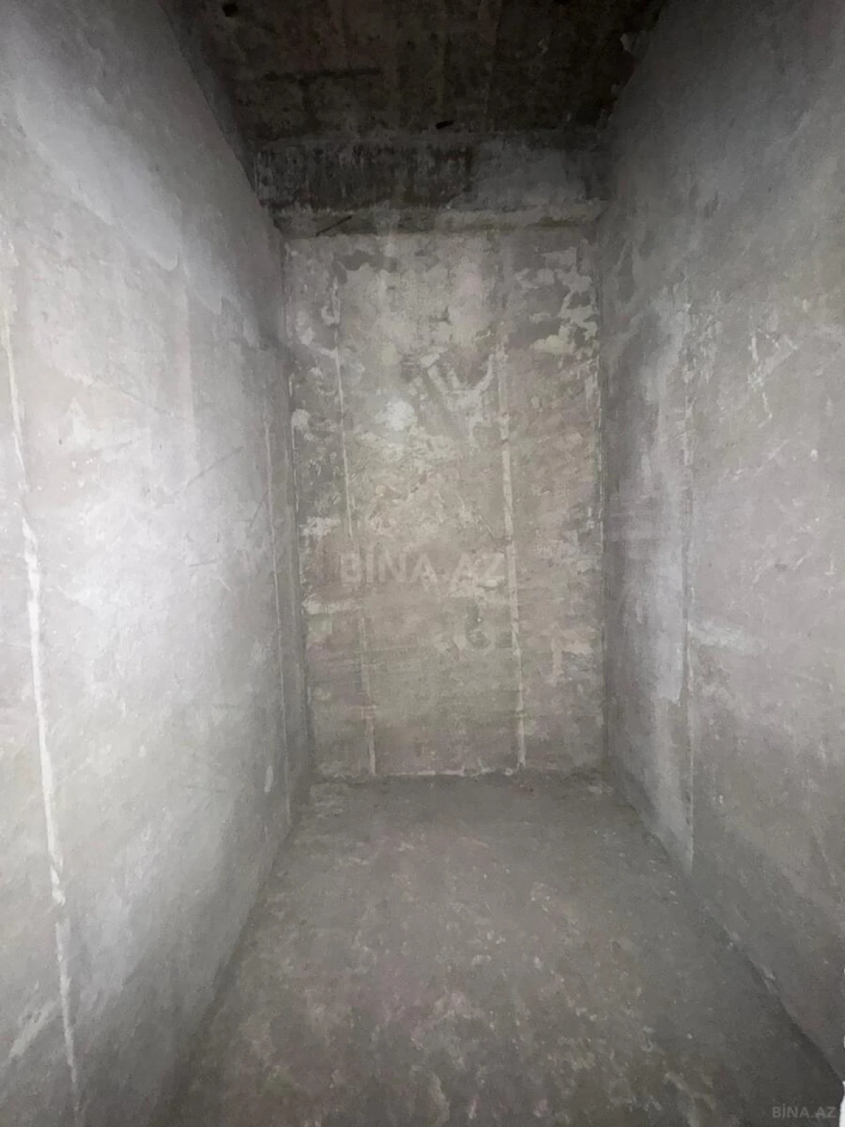 Satılır 3 otaqlı mənzil 135 m²