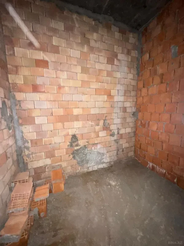 Satılır 3 otaqlı mənzil 135 m²