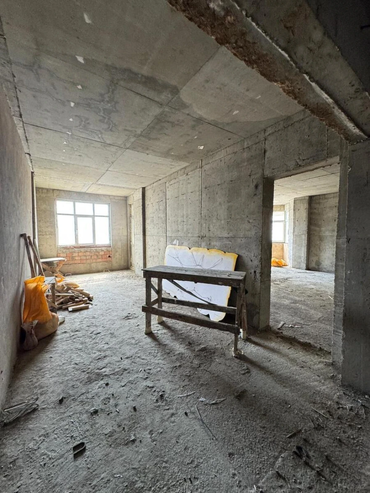 Satılır 3 otaqlı mənzil 130 m²