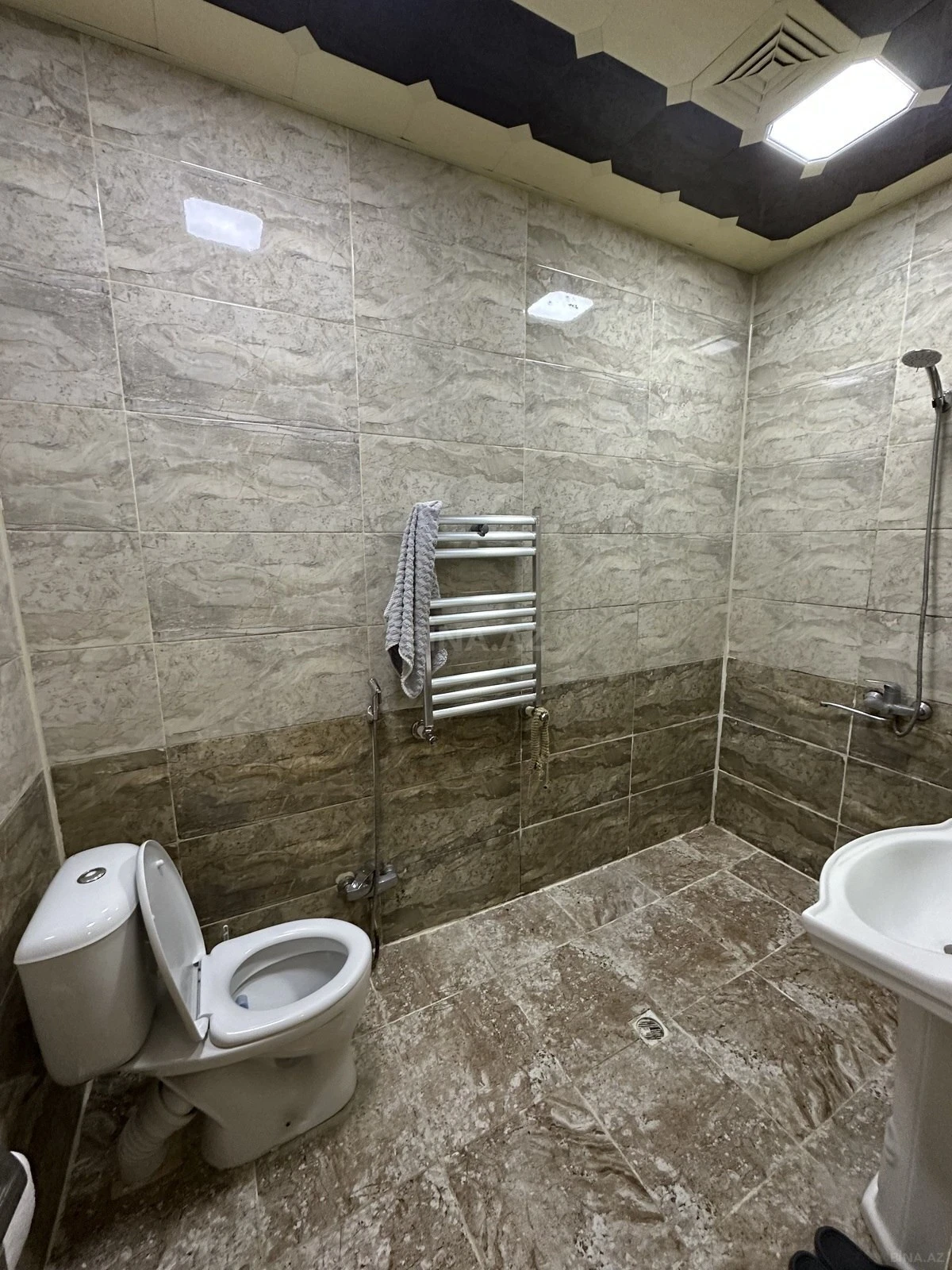 Satılır 1 otaqlı mənzil 56 m²