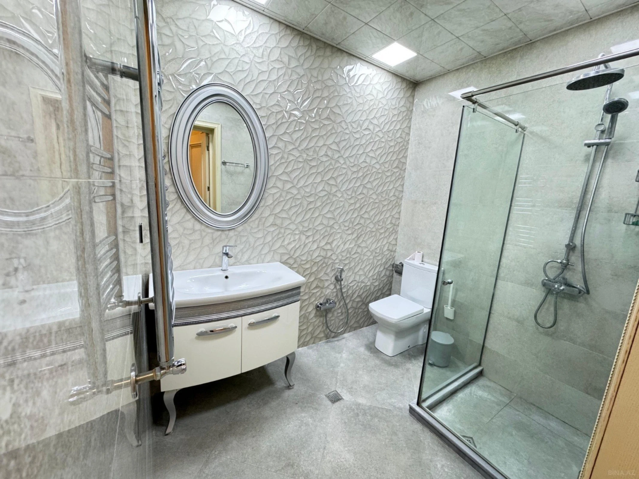 Kirayə verilir 2 otaqlı mənzil 100 m²