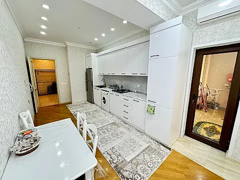 Kirayə verilir 2 otaqlı mənzil 100 m²