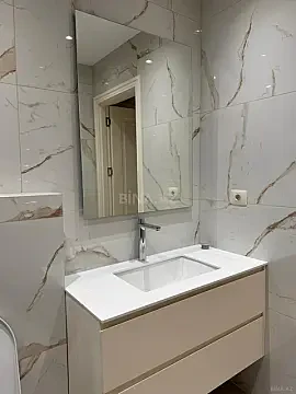Kirayə verilir 2 otaqlı mənzil 65 m²