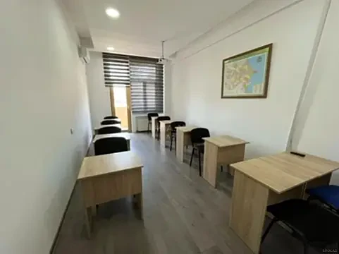 Kirayə verilir 5 otaqlı ofis 192 m²