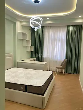 Kirayə verilir 3 otaqlı mənzil 150 m²