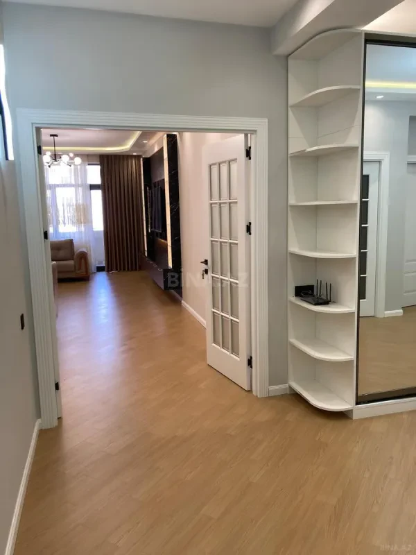 Kirayə verilir 3 otaqlı mənzil 150 m²