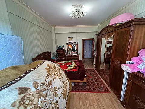 Satılır 4 otaqlı mənzil 103 m²