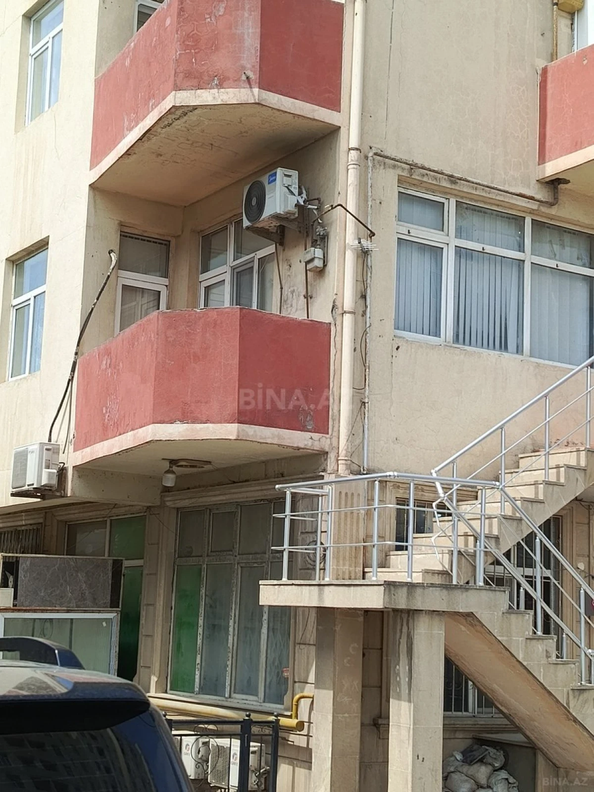 Satılır obyekt 90 m²