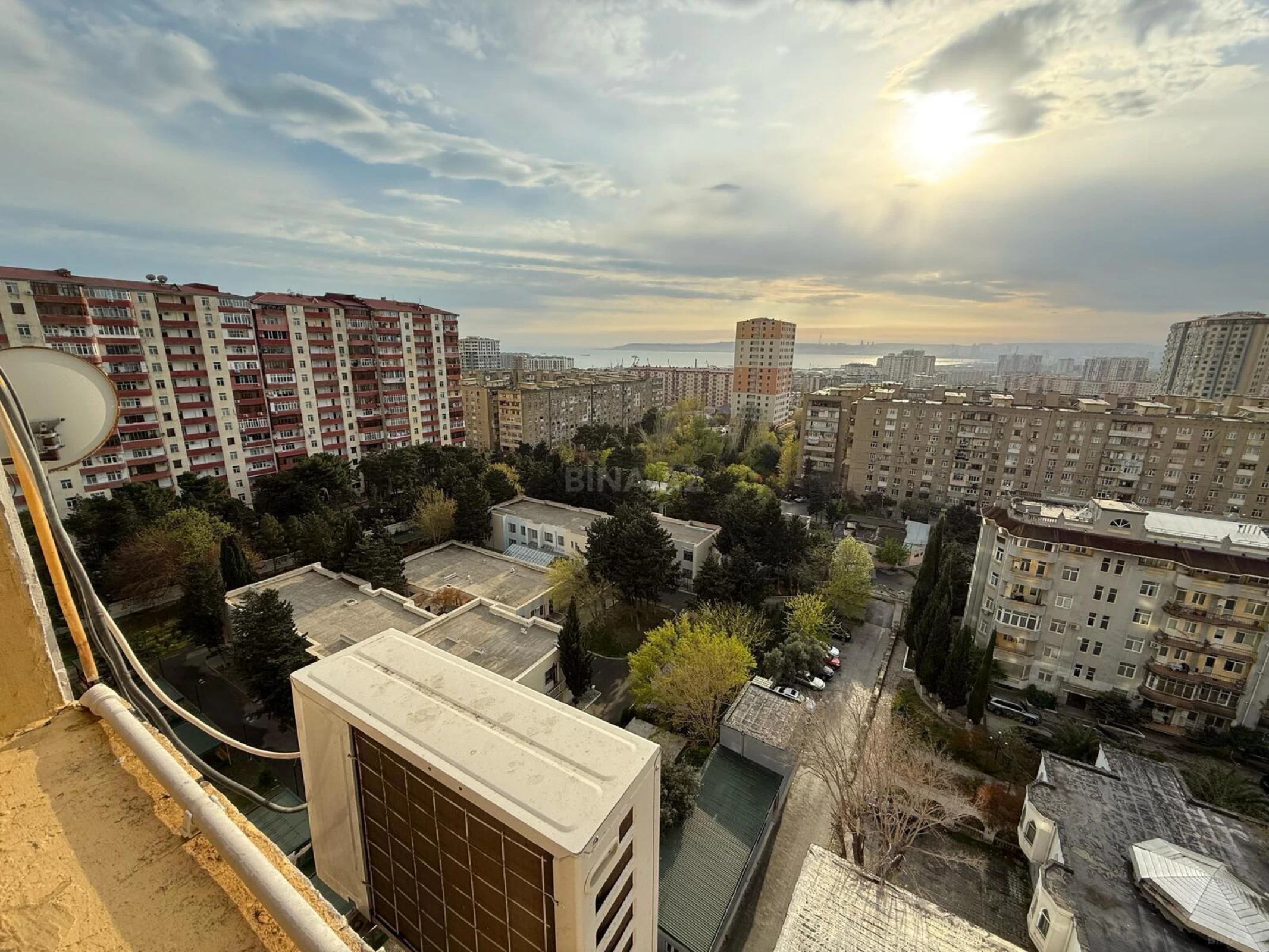 Satılır 2 otaqlı mənzil 91 m²