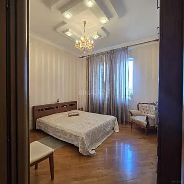 Satılır 2 otaqlı mənzil 90 m²