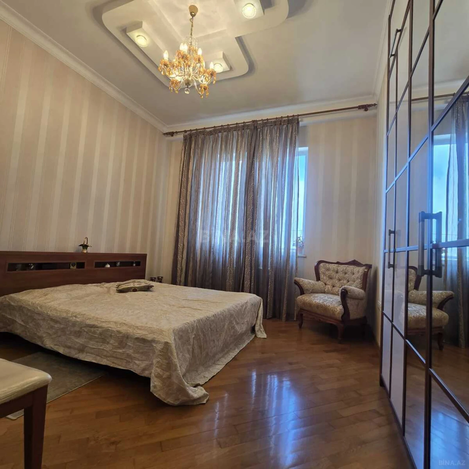 Satılır 2 otaqlı mənzil 90 m²