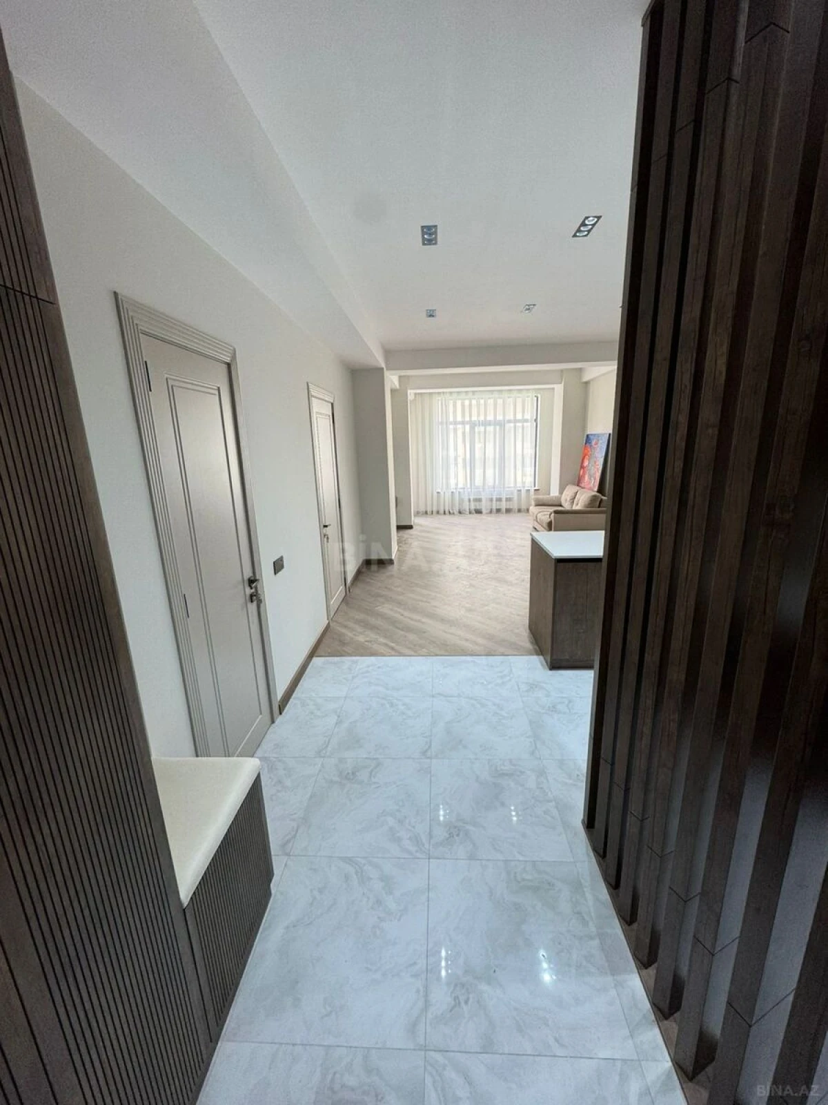 Satılır 2 otaqlı mənzil 77 m²