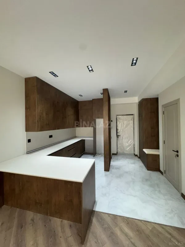 Satılır 2 otaqlı mənzil 77 m²
