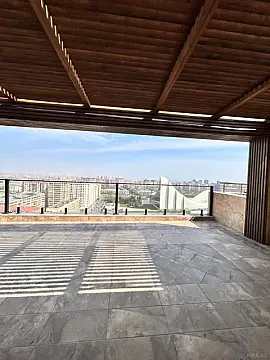 Satılır 12 otaqlı mənzil 1000 m²