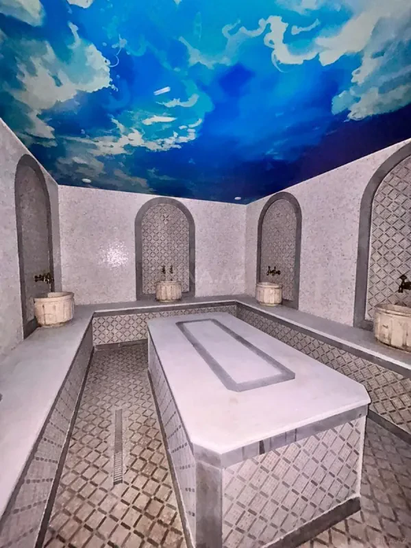 Satılır 12 otaqlı mənzil 1000 m²