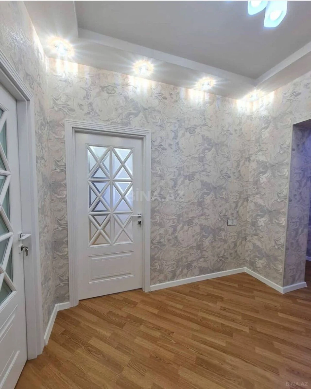 Satılır 2 otaqlı mənzil 80 m²