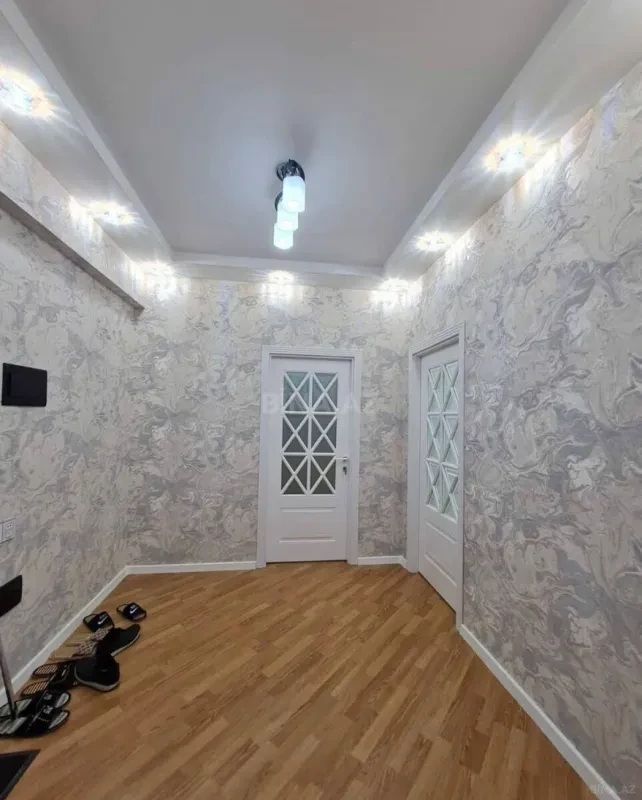 Satılır 2 otaqlı mənzil 80 m²