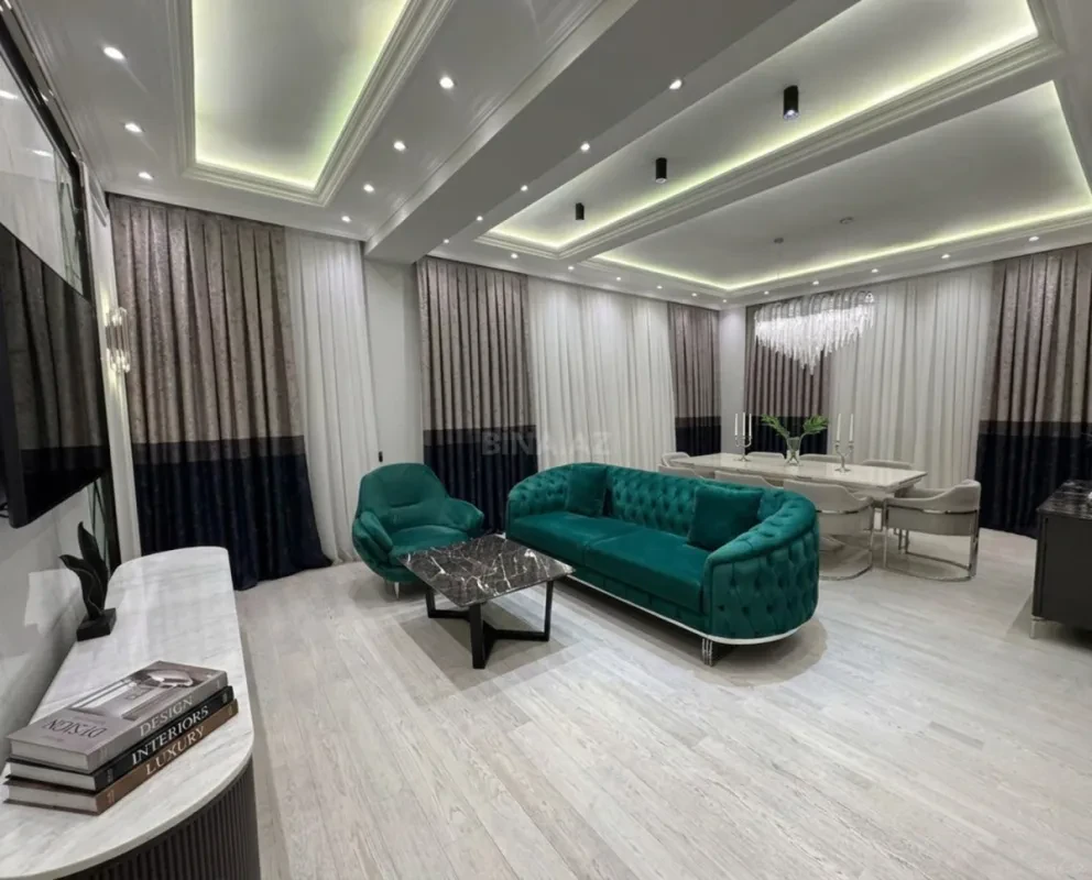 Satılır 3 otaqlı mənzil 190 m²