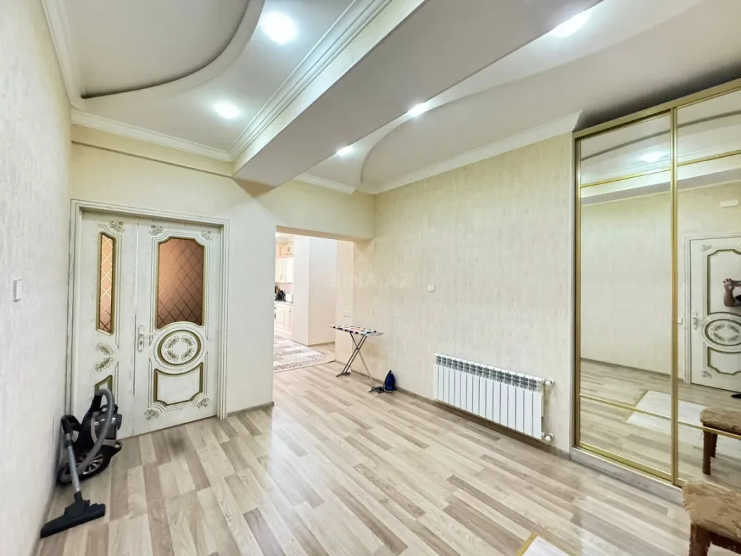 Kirayə verilir 2 otaqlı mənzil 114 m²