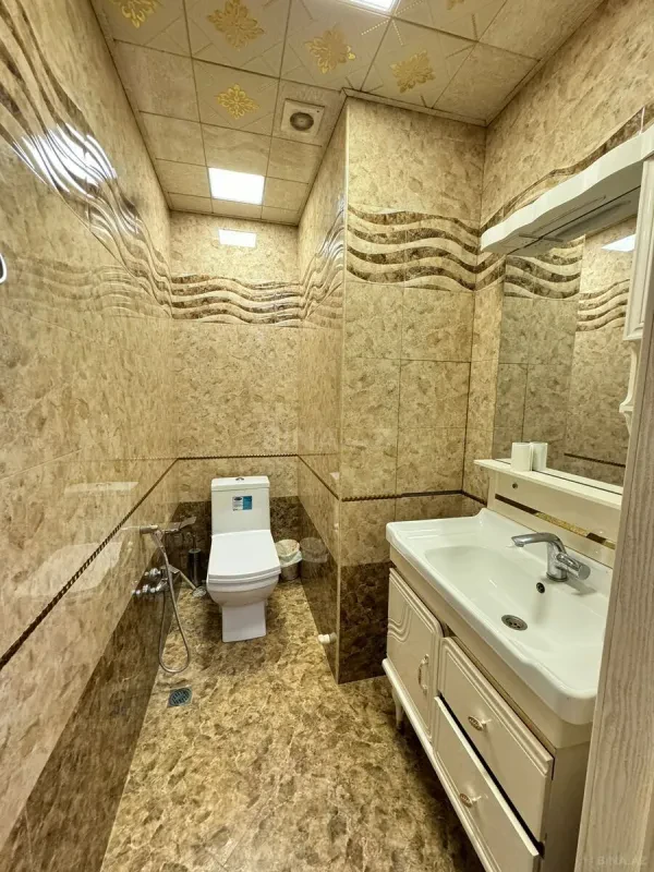 Kirayə verilir 2 otaqlı mənzil 114 m²