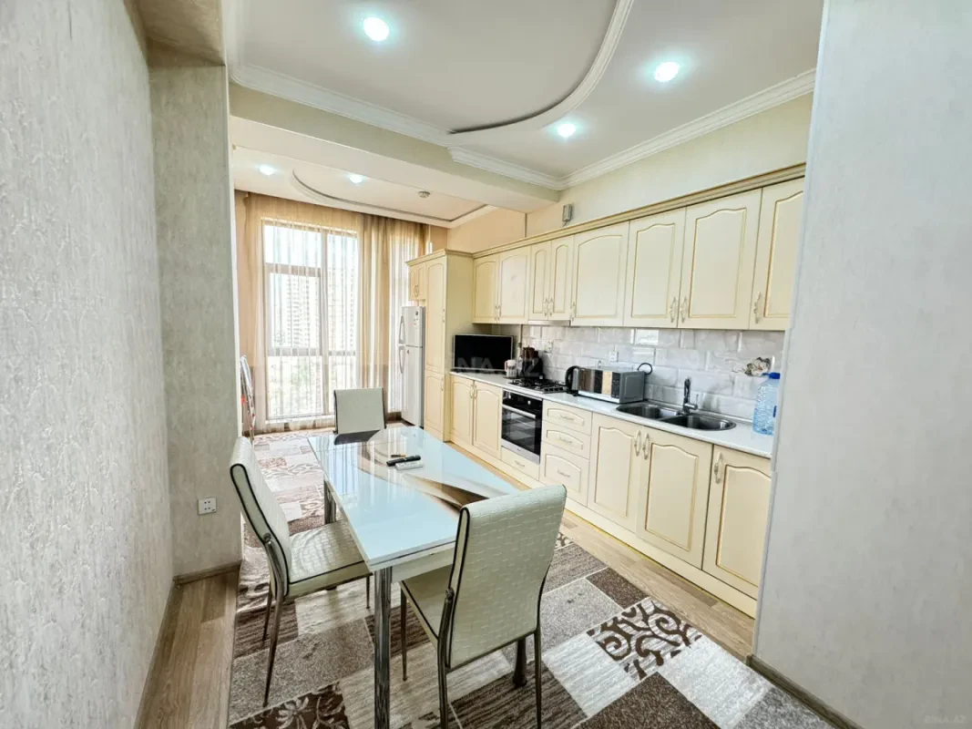 Kirayə verilir 2 otaqlı mənzil 114 m²
