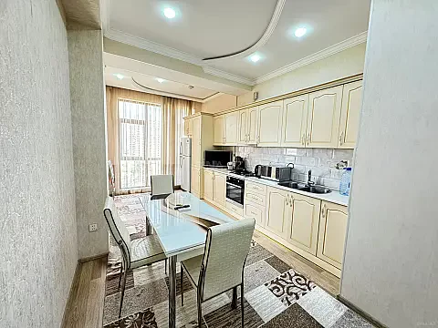 Kirayə verilir 2 otaqlı mənzil 114 m²