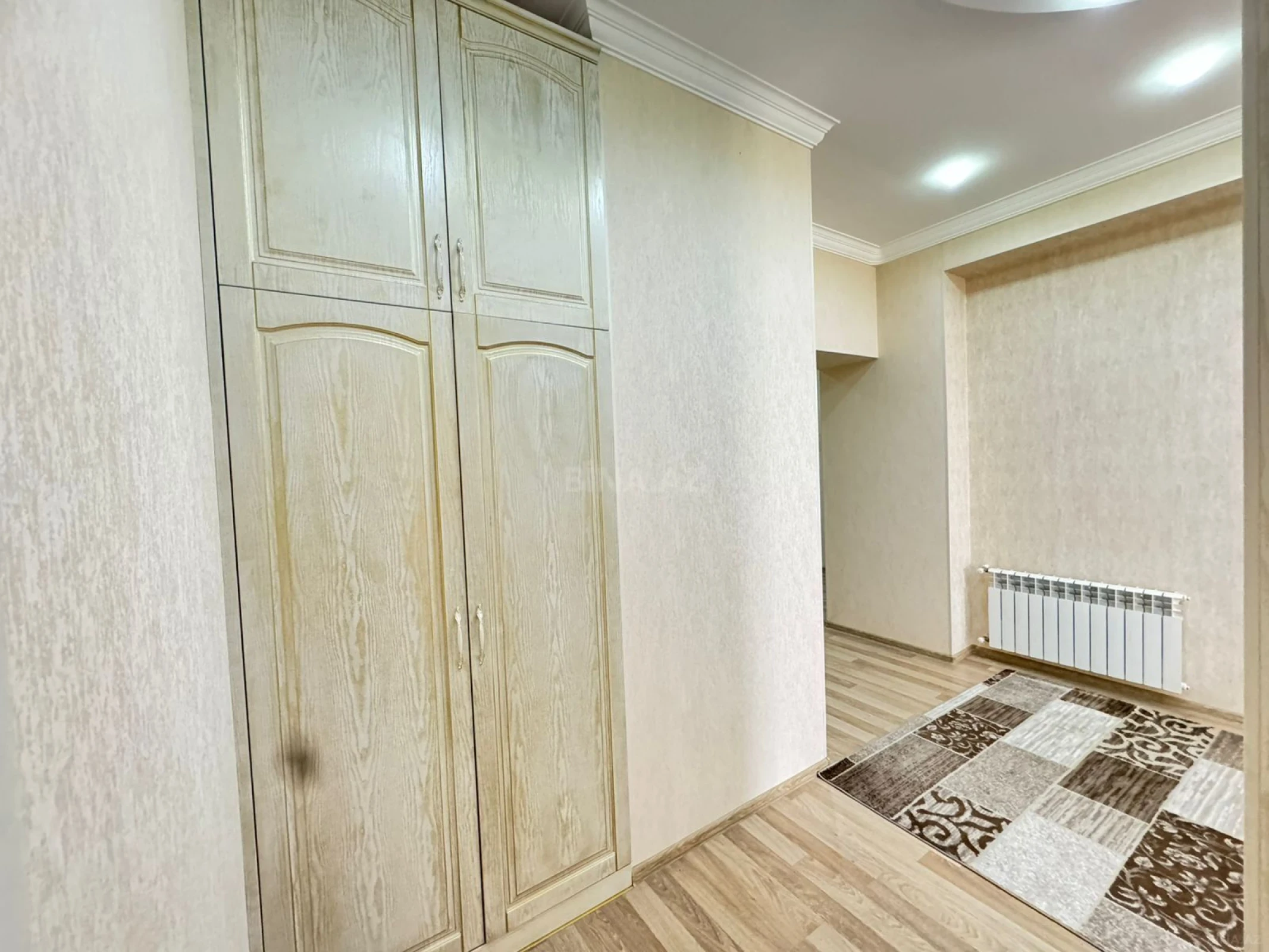 Kirayə verilir 2 otaqlı mənzil 114 m²