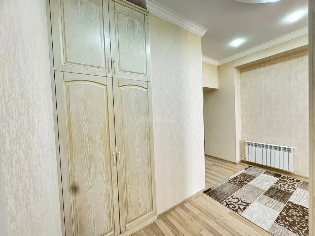 Kirayə verilir 2 otaqlı mənzil 114 m²