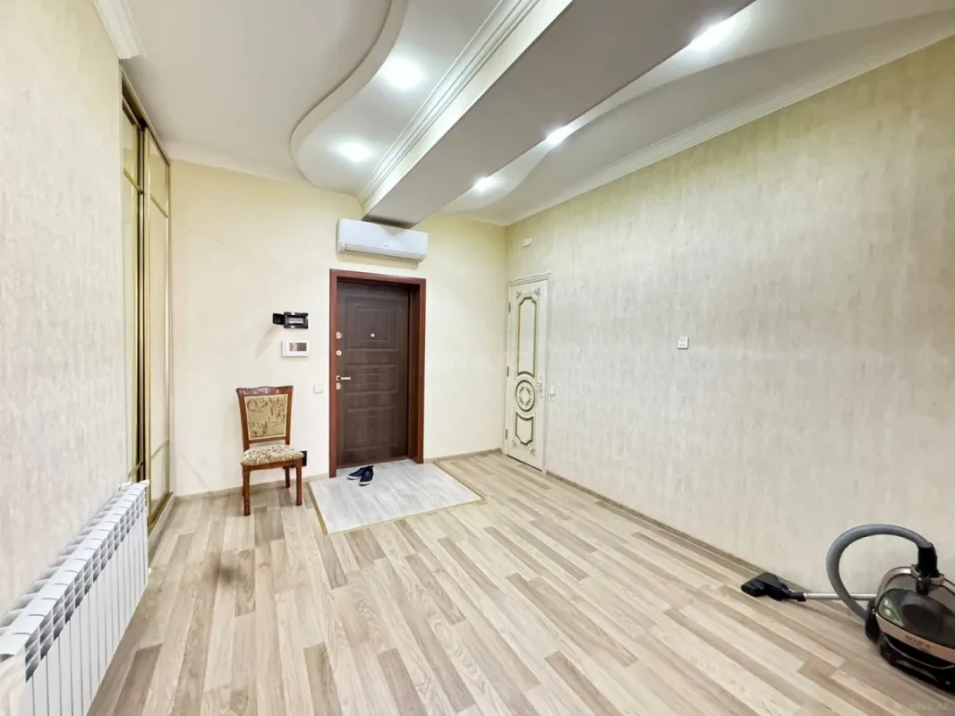 Kirayə verilir 2 otaqlı mənzil 114 m²