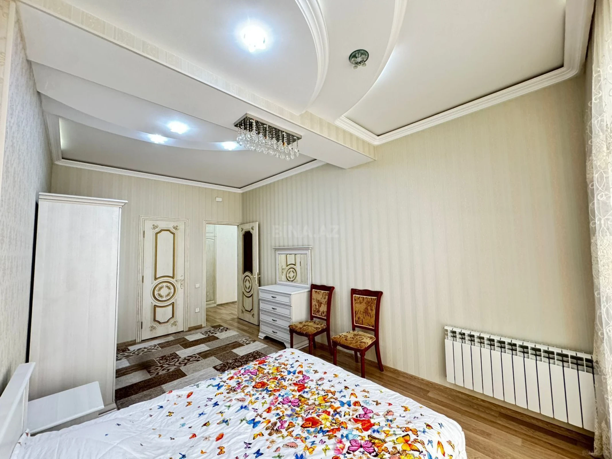 Kirayə verilir 2 otaqlı mənzil 114 m²