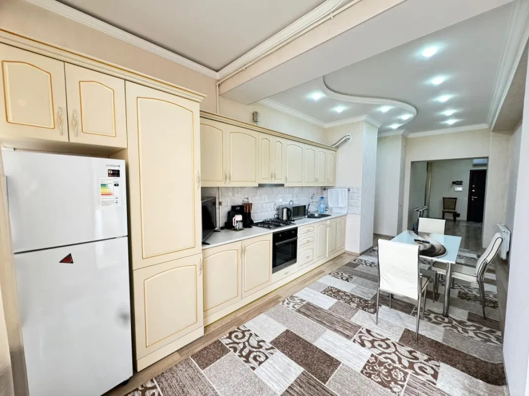 Kirayə verilir 2 otaqlı mənzil 114 m²