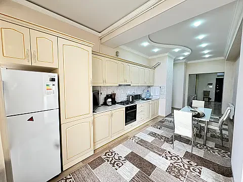 Kirayə verilir 2 otaqlı mənzil 114 m²